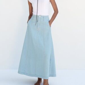 Zara women’s maxi jeans denim skirt size medium nwt